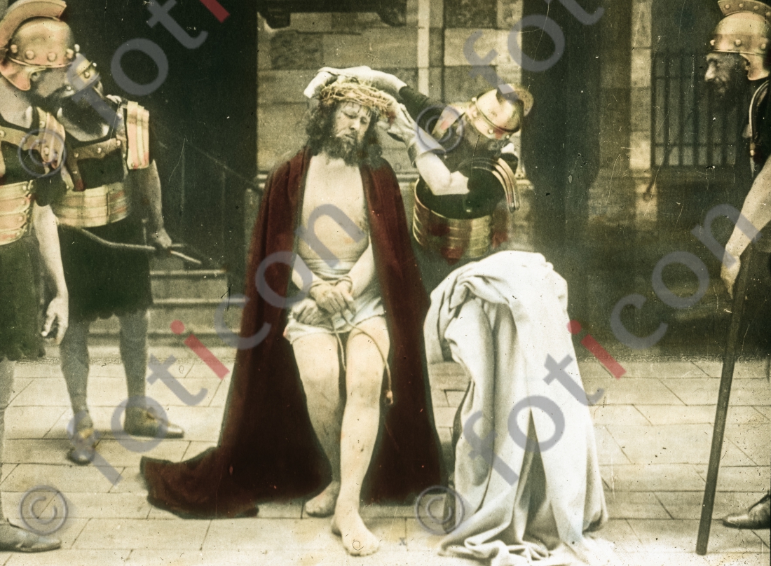 Krönung Jesus mit der Dornenkrone | Coronation of Jesus with the crown of thorns (foticon-simon-105-082.jpg)